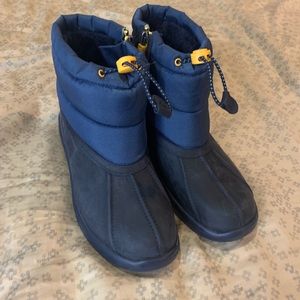 Brand new waterproof ugg boots size 6